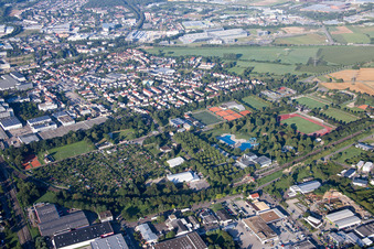 Karlsdorfer Straße in Bruchsal im Bundesland Baden-Württemberg, Deutschland