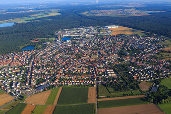 Stadtansicht aus Osten in Forst im Bundesland Baden-Württemberg, Deutschland