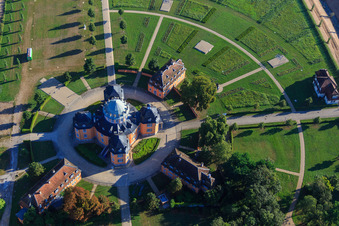 Eremitage Waghäusel im Bundesland Baden-Württemberg, Deutschland aus der Drohnenperspektive
