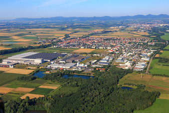 Luftbild von Industriegebiet Interpark aus Nordosten in Offenbach an der Queich im Bundesland Rheinland-Pfalz, Deutschland