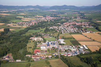 Luftbild von Billigheim, Gewerbegebiet Ost in Billigheim-Ingenheim im Bundesland Rheinland-Pfalz, Deutschland