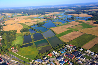 Luftbild von Fränkische Fischweiherlandschaft im Ortsteil Oberlindach in Weisendorf im Bundesland Bayern, Deutschland