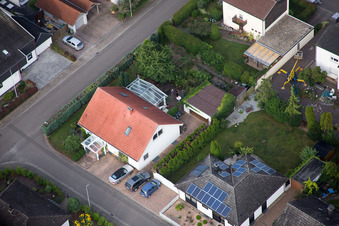 Schrägluftbild von Billigheim-Ingenheim, Maxburgstr im Bundesland Rheinland-Pfalz, Deutschland