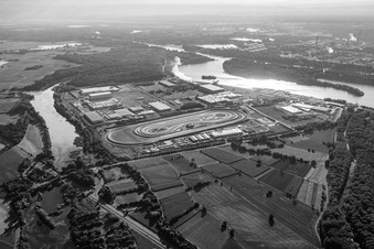 Industriegebiet Wörth-Oberwald zwischen Altrhein und Landeshafen aus Westen in Wörth am Rhein im Bundesland Rheinland-Pfalz, Deutschland