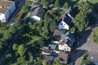 Schrägluftbild von Hohenwettersbach, Neuer Weg in Karlsruhe im Bundesland Baden-Württemberg, Deutschland