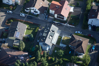 Schrägluftbild von Wolfartsweier, Hellenstrasse in Karlsruhe im Bundesland Baden-Württemberg, Deutschland