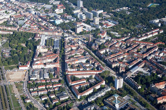 Gottesauer Straße im Ortsteil Oststadt in Karlsruhe im Bundesland Baden-Württemberg, Deutschland