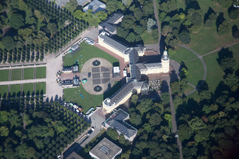 Luftbild von Schloßplatz im Ortsteil Innenstadt-West in Karlsruhe im Bundesland Baden-Württemberg, Deutschland