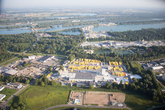 Schrägluftbild von Xella Deutschland im Ortsteil Freistett in Rheinau im Bundesland Baden-Württemberg