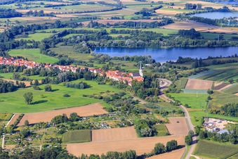 Gartengrundstücke, Hinterstädel und Baggersee aus Südwesten in Jockgrim im Bundesland Rheinland-Pfalz, Deutschland