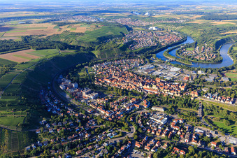 Luftbild von Historische Altstadt zwischen Enz und Neckarschleife in Besigheim im Bundesland Baden-Württemberg, Deutschland
