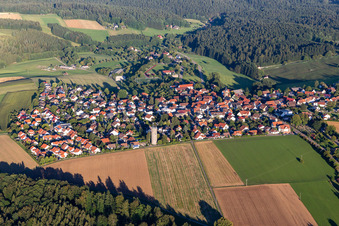 Luftbild von Dorf - Ansicht am Rande von landwirtschaftlichen Feldern und Nutzflächen in Kaisersbach im Ortsteil Eulenhof im Bundesland Baden-Württemberg, Deutschland