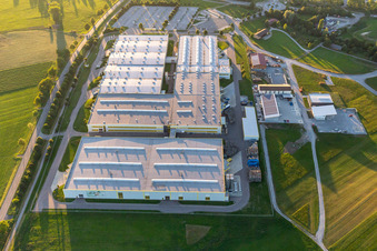 Gebäude und Produktionshallen auf dem Werksgelände Alfred Kärcher Gmbh &  und SW-Automobile GmbH in Obersontheim im Bundesland Baden-Württemberg, Deutschland
