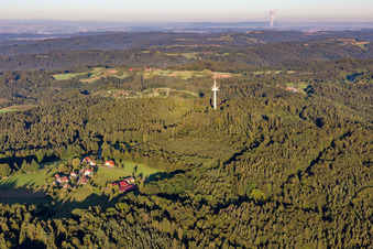 Fermeldeturm im Wald im Ortsteil Grab in Großerlach im Bundesland Baden-Württemberg, Deutschland