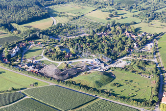 Schrägluftbild von Tripsdrill Erlebnispark im Ortsteil Treffentrill in Cleebronn im Bundesland Baden-Württemberg, Deutschland