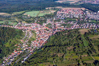 Schrägluftbild von Ortsansicht der Straßen und Häuser der Wohngebiete im Ortsteil Obergrombach in Bruchsal im Bundesland Baden-Württemberg, Deutschland