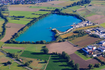 Kiesgrube Bruchsal-Büchenau im Bundesland Baden-Württemberg, Deutschland