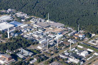 Schrägluftbild von Leopoldshafen, KIT Nord in Eggenstein-Leopoldshafen im Bundesland Baden-Württemberg, Deutschland