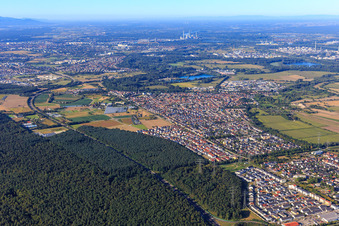 Stadtansicht aus Nordosten im Ortsteil Eggenstein in Eggenstein-Leopoldshafen im Bundesland Baden-Württemberg, Deutschland