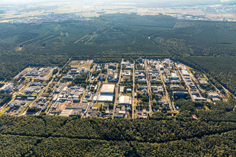 Ortsteil Leopoldshafen in Eggenstein-Leopoldshafen im Bundesland Baden-Württemberg, Deutschland aus der Drohnenperspektive