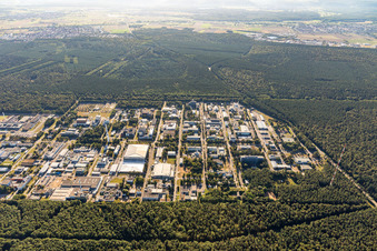 Ortsteil Leopoldshafen in Eggenstein-Leopoldshafen im Bundesland Baden-Württemberg, Deutschland von einer Drohne aus