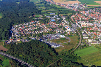 Gewerbegebiet Lauterburger Straße und Siedlung in Kandel im Bundesland Rheinland-Pfalz, Deutschland