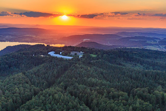 Verwaltungsgebäude der staatlichen Behörde Zweckverband Bodensee-Wasserversorgung  Wasserwerk Sipplinger Berg im Ortsteil Nesselwangen in Überlingen im Bundesland Baden-Württemberg, Deutschland