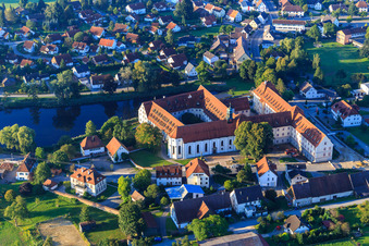 Luftbild von Internat und Klosterkirche St. Bernhard im Kloster Wald im Bundesland Baden-Württemberg, Deutschland