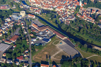 Stadthalle, Neue Markthalle, Verkehrsübungsplatz und Festplatz am Donauufer in Riedlingen im Bundesland Baden-Württemberg, Deutschland