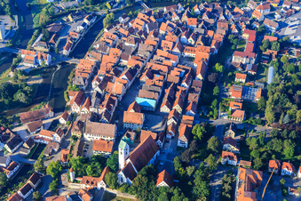 Luftbild von Historische Altstadt mit Marktplatz, Lange Straße und Pfarrkirche St. Georg in Riedlingen im Bundesland Baden-Württemberg, Deutschland