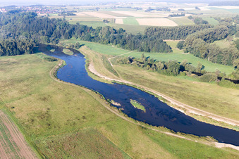 Luftbild von Verlauf der Donau im Ortsteil Hundersingen in Herbertingen im Bundesland Baden-Württemberg, Deutschland