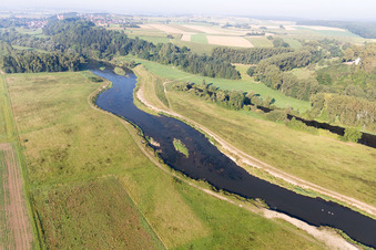 Luftaufnahme von Verlauf der Donau im Ortsteil Hundersingen in Herbertingen im Bundesland Baden-Württemberg, Deutschland