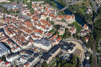 Burganlage des Schloß Sigmaringen zwischen Donau und Altstadt von Sigmaringen im Bundesland Baden-Württemberg, Deutschland