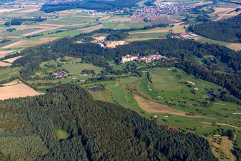 Schrägluftbild von Orsingen-Nenzingen, Schloss Langenstein, Golfplatz Der Country Club im Bundesland Baden-Württemberg, Deutschland