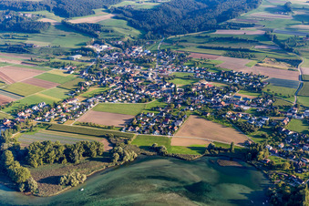 Dorfkern an den Fluß- Uferbereichen des Rhein in Eschenz im Kanton Thurgau, Schweiz