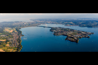 Panorama der See- Insel Reichenau auf dem Bodensee im Ortsteil Reichenau in Reichenau im Ortsteil Mittelzell im Bundesland Baden-Württemberg, Deutschland