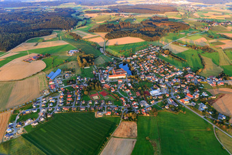 Luftbild von Dorfübersicht aus Westen in Wald im Bundesland Baden-Württemberg, Deutschland