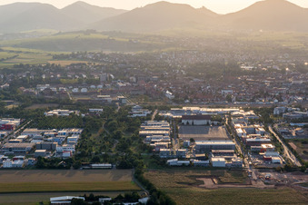 Luftaufnahme von Messplatz im Ortsteil Queichheim in Landau in der Pfalz im Bundesland Rheinland-Pfalz, Deutschland
