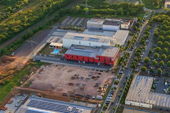 Kletterhalle Fitz Rocks, Bowlingcenter Landau und  Tae Kwon Do - BUDO Club Landau im Ortsteil Queichheim in Landau in der Pfalz im Bundesland Rheinland-Pfalz, Deutschland