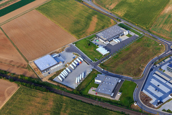 Industriegebiet Im Speyerer Tal mit Resinnovation GmbH, Markthalle 5 und TRANSAC Intern. Speditionsgesellschaft mbH in Rülzheim im Bundesland Rheinland-Pfalz, Deutschland