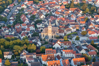 Kirchengebäude der Katholischen Kirche Zornheim in Zornheim im Bundesland Rheinland-Pfalz, Deutschland