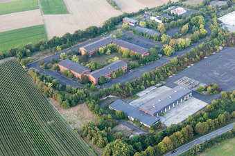 Konversions- Flächen des Rhein-Selz-Park auf dem Gelände des ehemaligen Kaserne und Militär - Liegenschaft Außerhalb US Kaserne in Dexheim im Ortsteil Schwabsburg in Nierstein im Bundesland Rheinland-Pfalz, Deutschland