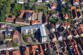 Marktstraße Pfalzbuckel mit  Hotel zur Pfalz und ehem. Justgebäude in Kandel im Bundesland Rheinland-Pfalz, Deutschland