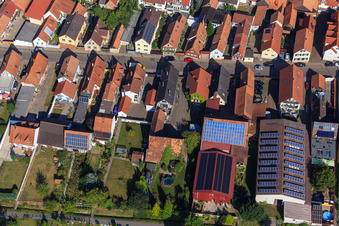 Luftaufnahme von Rheinstraße aus Süden in Kandel im Bundesland Rheinland-Pfalz, Deutschland