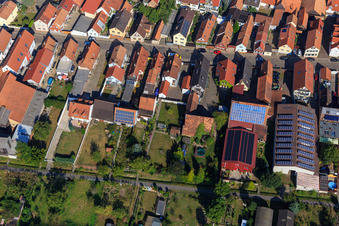 Schrägluftbild von Rheinstraße aus Süden in Kandel im Bundesland Rheinland-Pfalz, Deutschland
