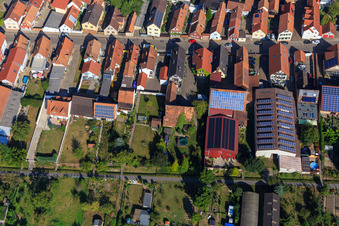 Rheinstraße aus Süden in Kandel im Bundesland Rheinland-Pfalz, Deutschland von oben