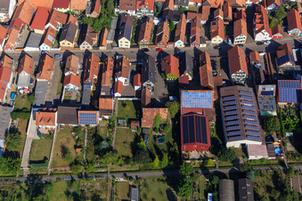 Rheinstraße aus Süden in Kandel im Bundesland Rheinland-Pfalz, Deutschland aus der Luft