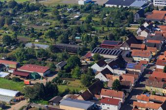 Schrägluftbild von Rheinstraße aus Nordosten in Kandel im Bundesland Rheinland-Pfalz, Deutschland