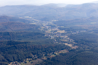 Drohnenbild von Dambach im Bundesland Bas-Rhin, Frankreich