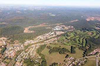 Bitche im Bundesland Moselle, Frankreich von der Drohne aus gesehen